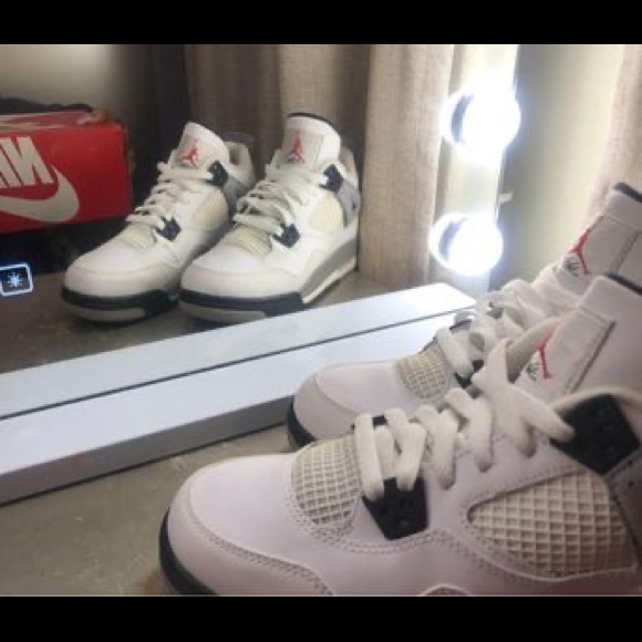 JORDAN CEMENT 4S size 6.5Y - Picture 2 of 2